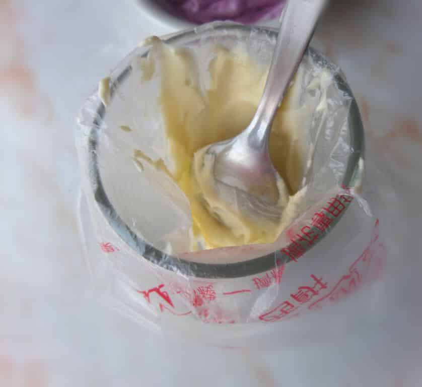 Two toned frosting 