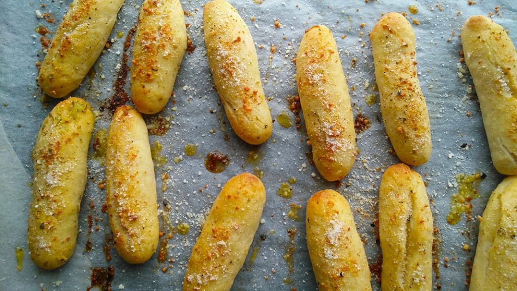 3 ingredient Garlic Breadsticks (No yeast) ⋆ The Gardening Foodie