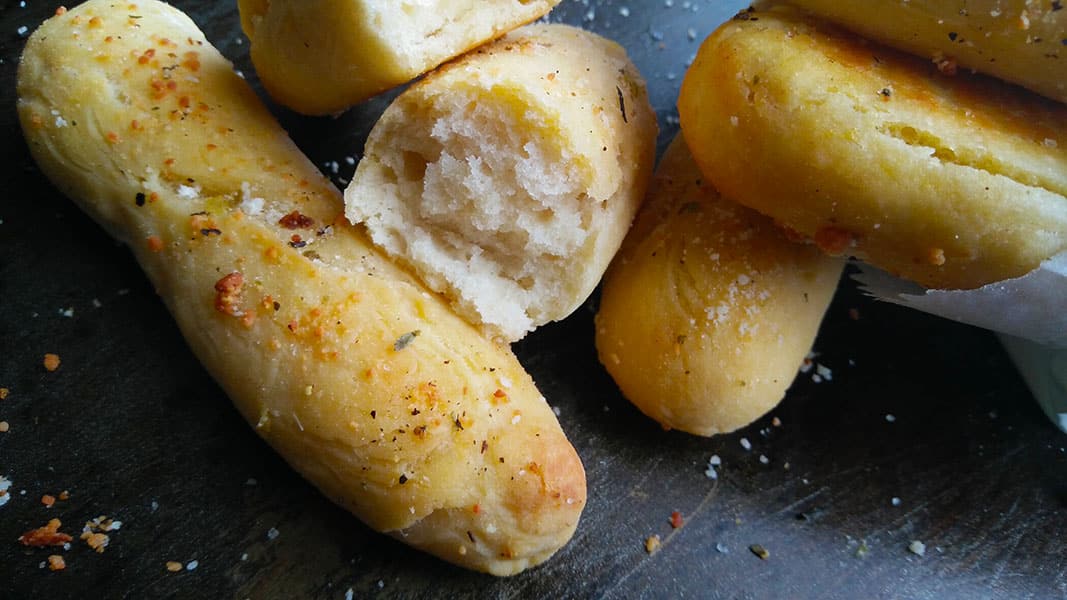 3 ingredient Garlic Breadsticks (No yeast) ⋆ The Gardening Foodie
