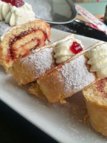 3 ingredient Swiss Roll