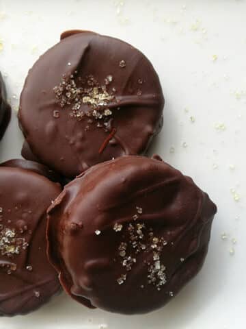 3 ingredient Chocolate Covered Crackers