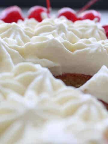 3 ingredient whipped cream frosting (stabilized, no gelatin)