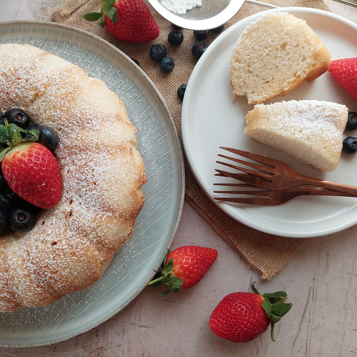 Easy Sponge cake without eggs, milk or butter ⋆ The Gardening Foodie