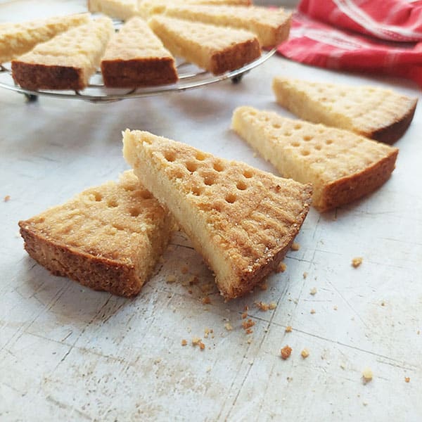 Easy Semolina Shortbread ⋆ The Gardening Foodie