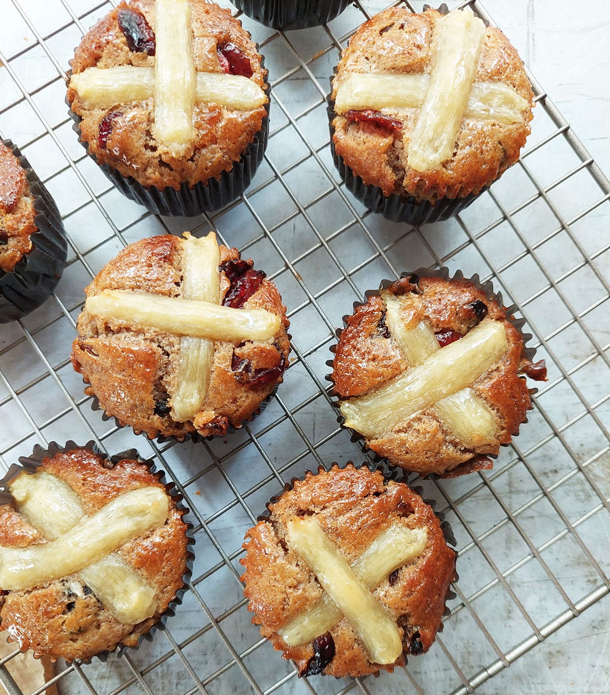 With its sweet spiced flavor and super soft cake like texture, they are a delicious variation on traditional Hot Cross buns. 