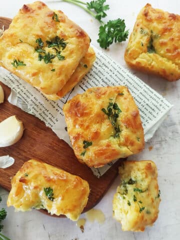 Garlic bread muffins