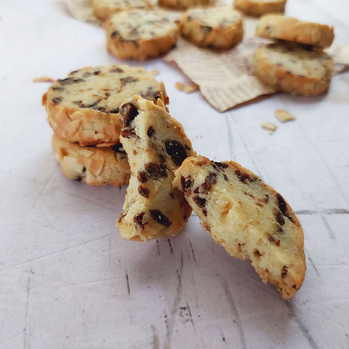 Studded with sweet dates and a crunchy edge of almonds, enjoy these delicious cookies anytime for a snack or dessert.