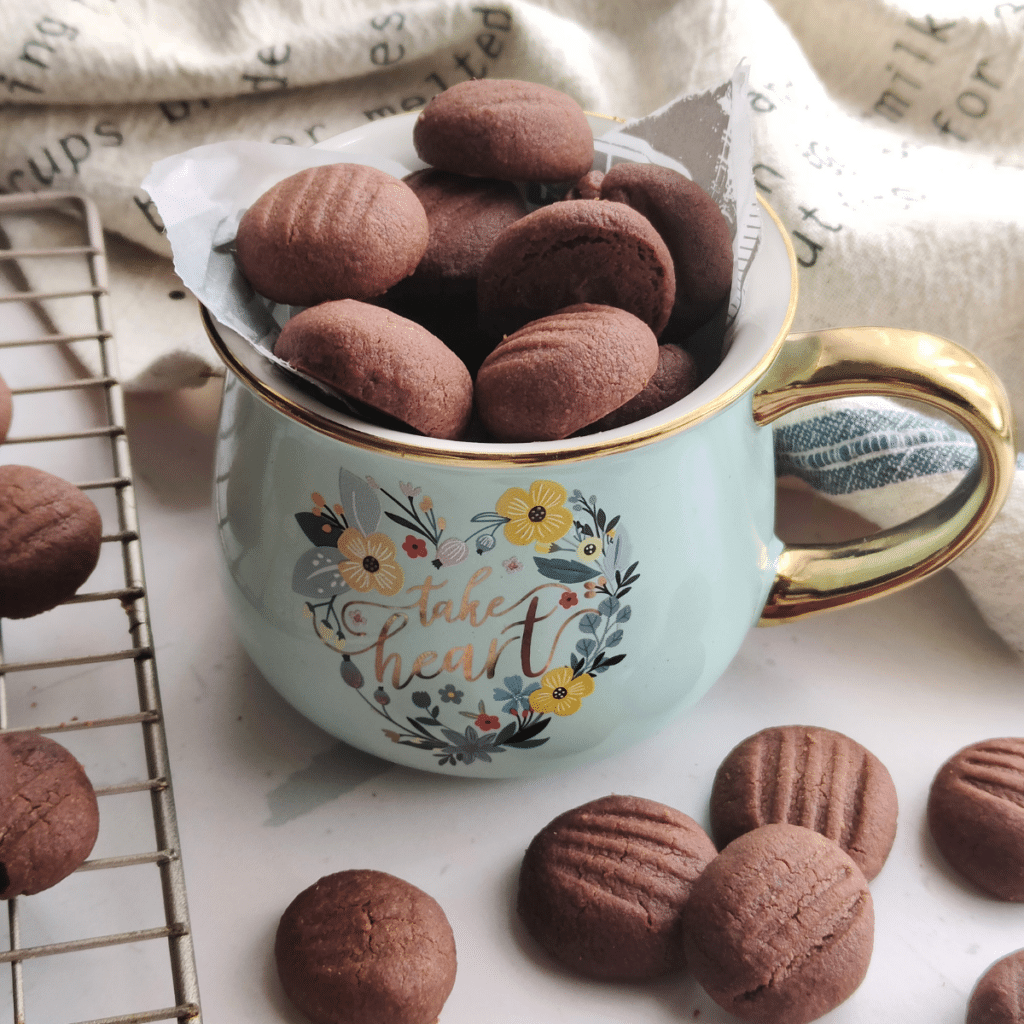 4 ingredient Mini Chocolate Butter Cookies (without cocoa powder)