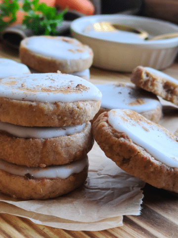 Glazed carrot cake butter cookies