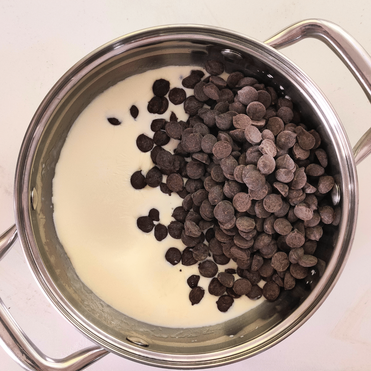 Chocolate in warm cream