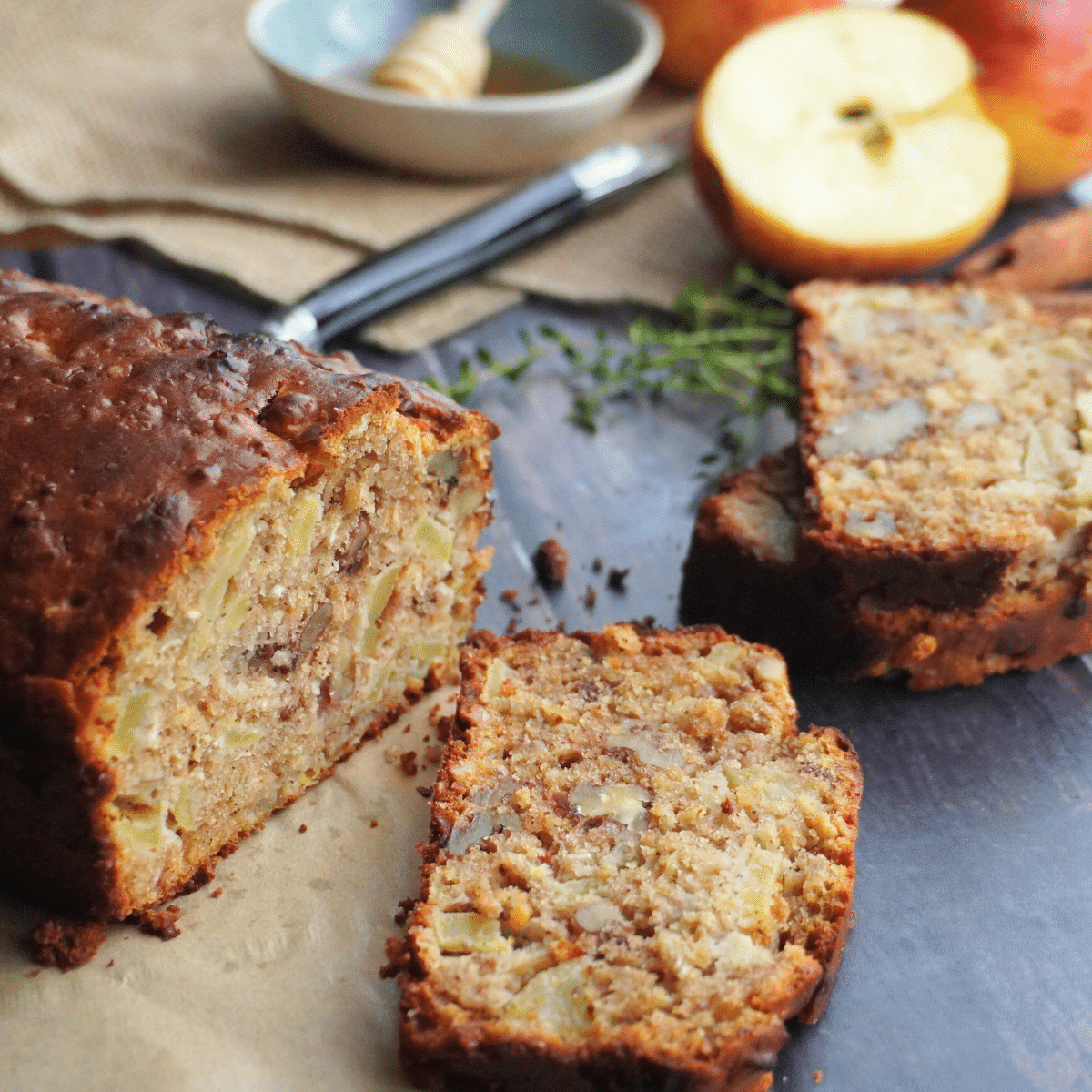 This Apple Oat Quick Bread makes the perfect breakfast.